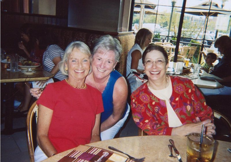 355-LoisBarbaraJeani-2007ReunionLunchSm.jpg